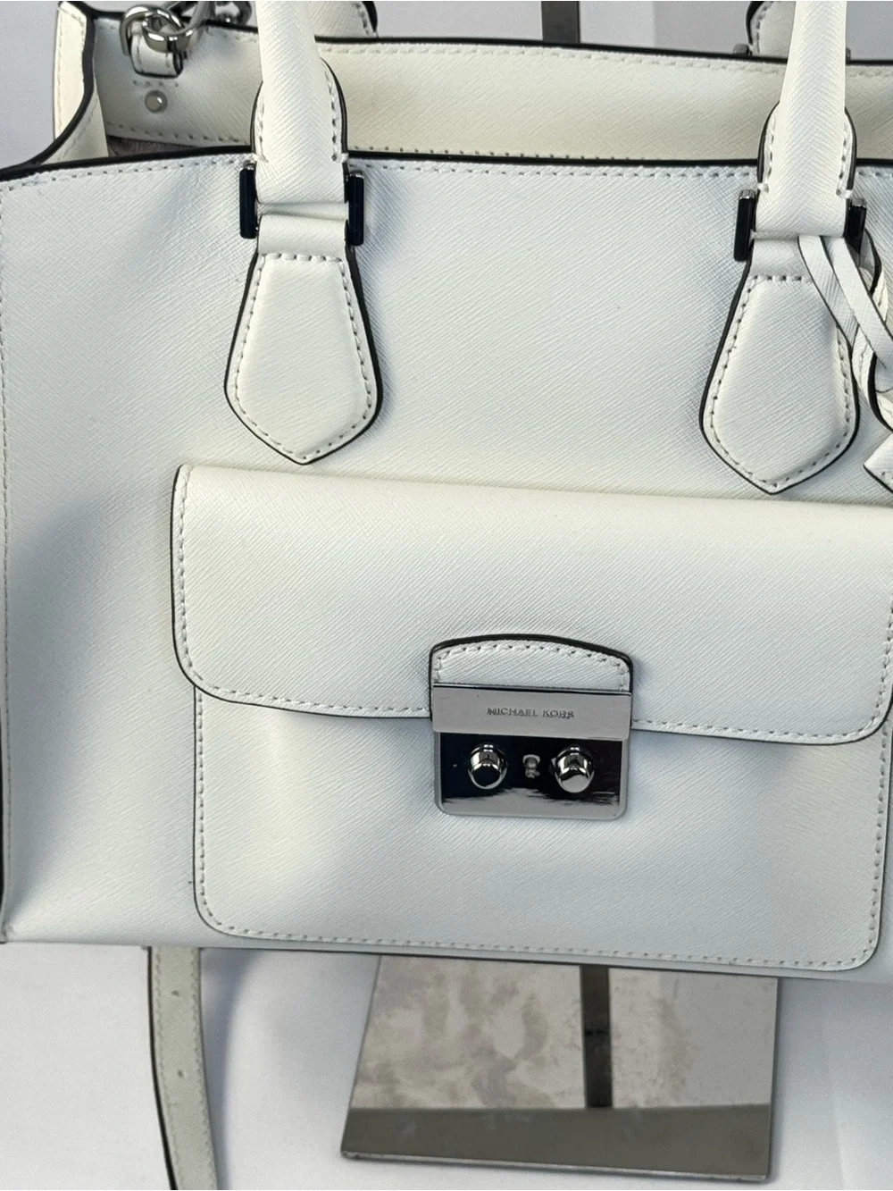 Michael Kors White Saffiano Leather Satchel – Elegant Designer Handbag